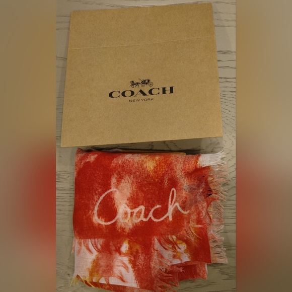 Gift Box & Multicolor Floral Print Scarf - Picture 8 of 10